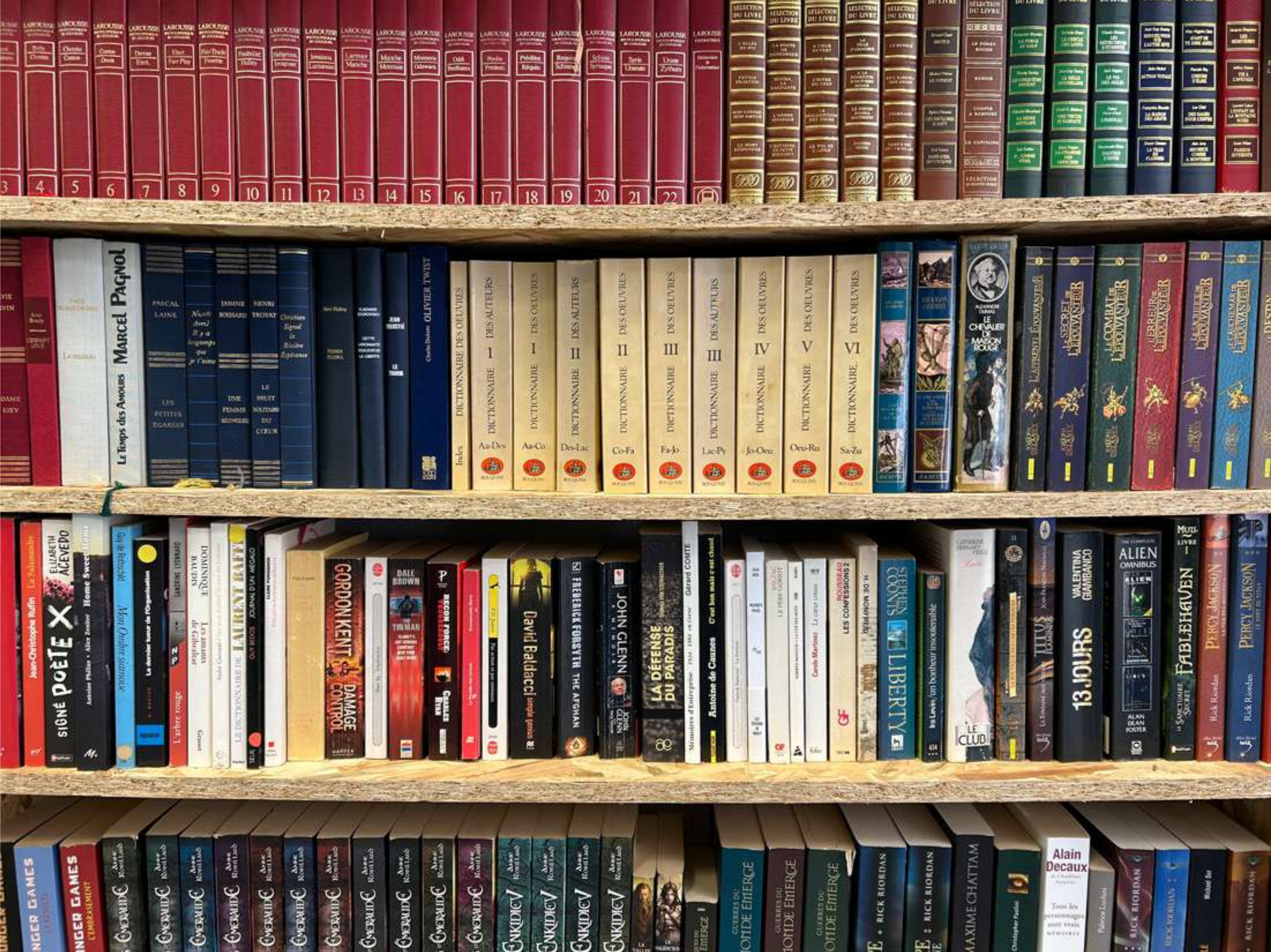  Notre association dispose de sa propre bibliothèque. Vous avez la possibilité de venir consulter ou emprunter des ouvrages.     Pour plus d'informations, contactez nous !